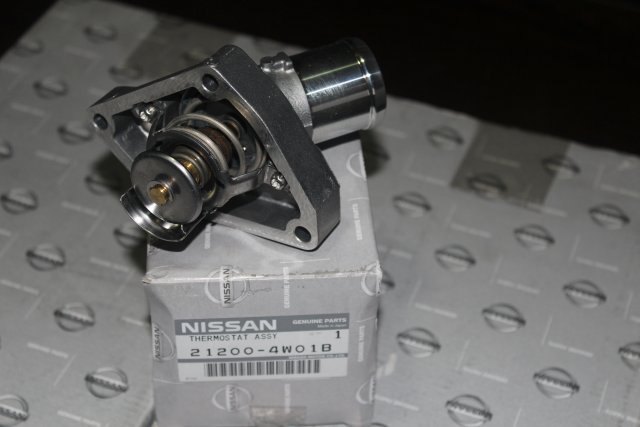 Infiniti FX35 Termostat VQ35 VQ30 VQ20 21200-4W01B
